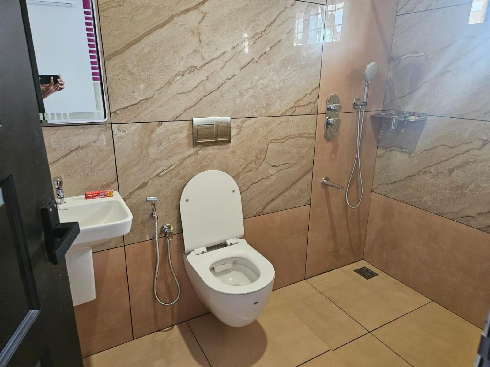 Mather Rajagiri Furnished Apartment *