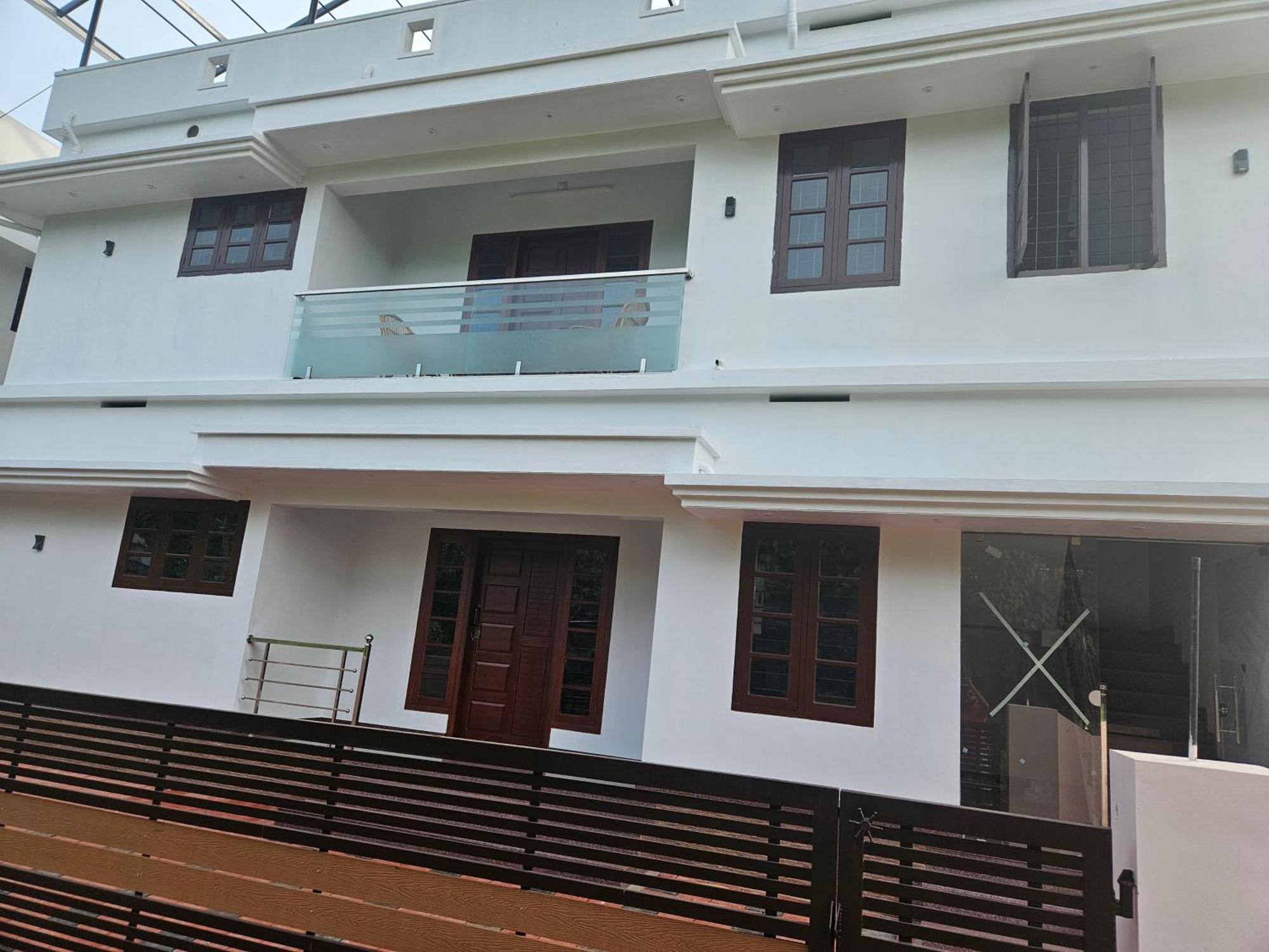 Apartment Mather Rajagiri Furnished *